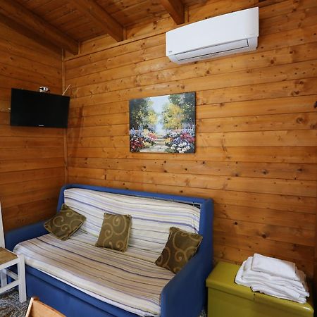 Chalet Impero Villa Scauri  Eksteriør bilde