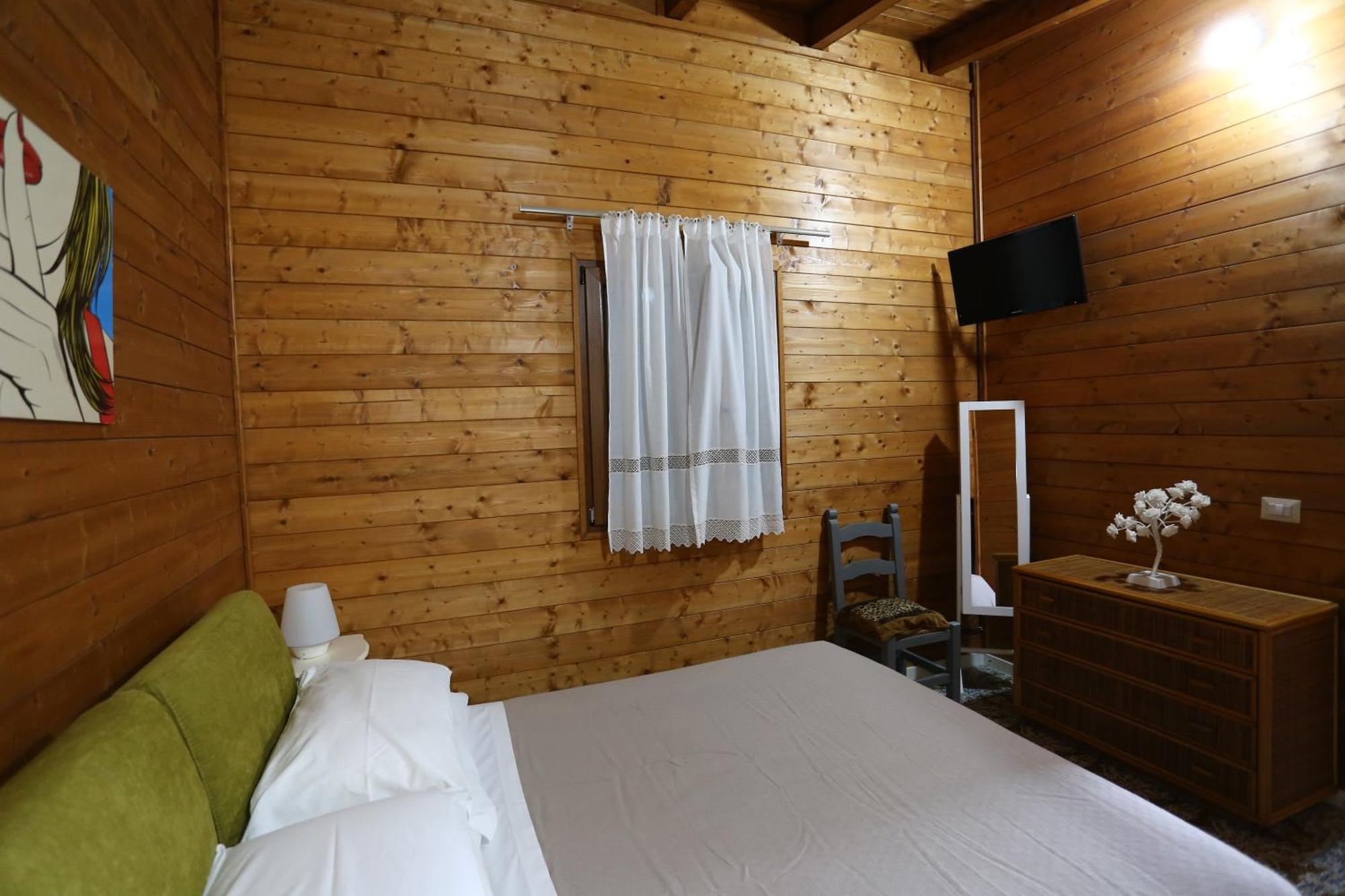 Chalet Impero Villa Scauri  Eksteriør bilde