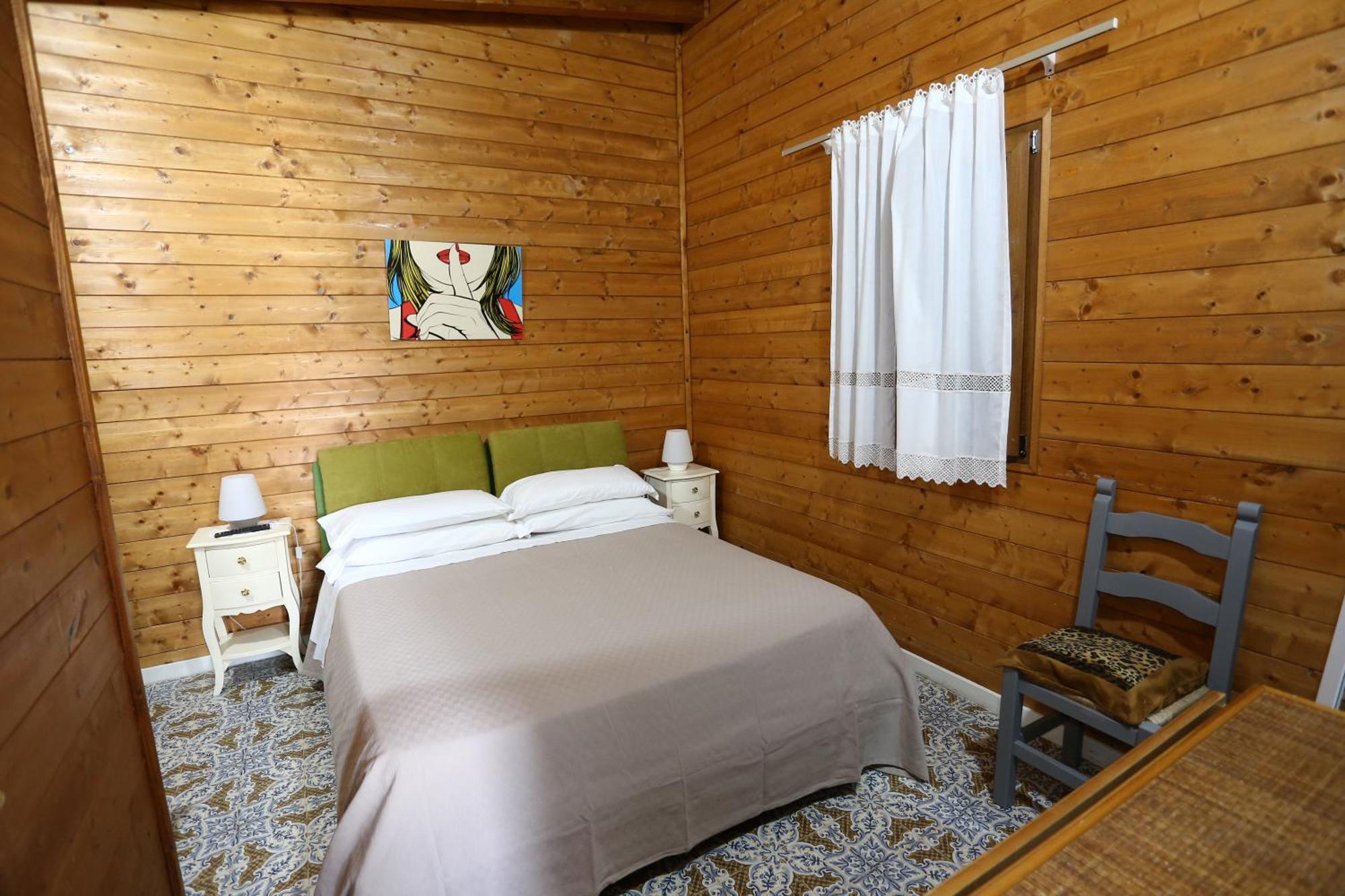 Chalet Impero Villa Scauri  Eksteriør bilde
